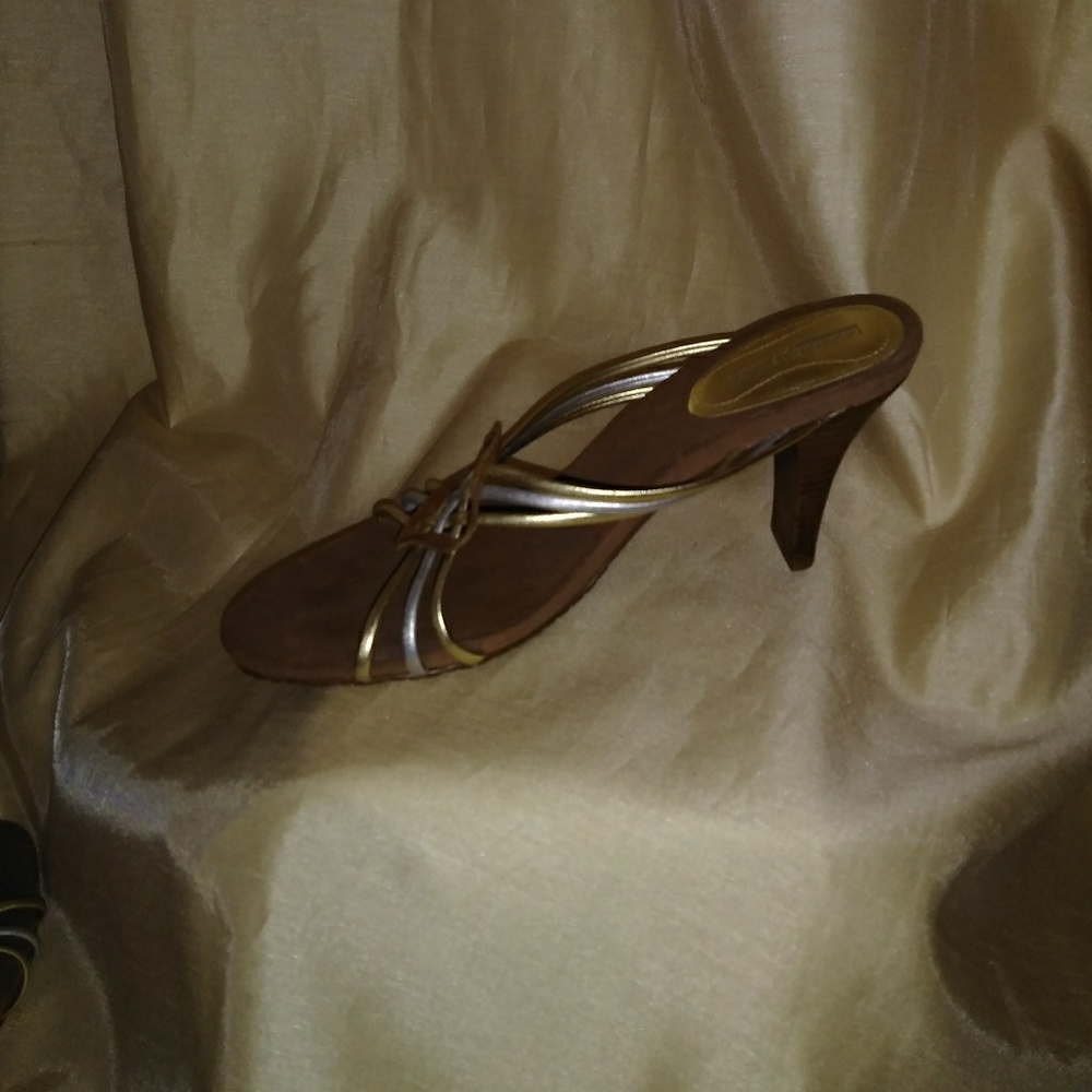 Donald J Pliner sandals size 9.5